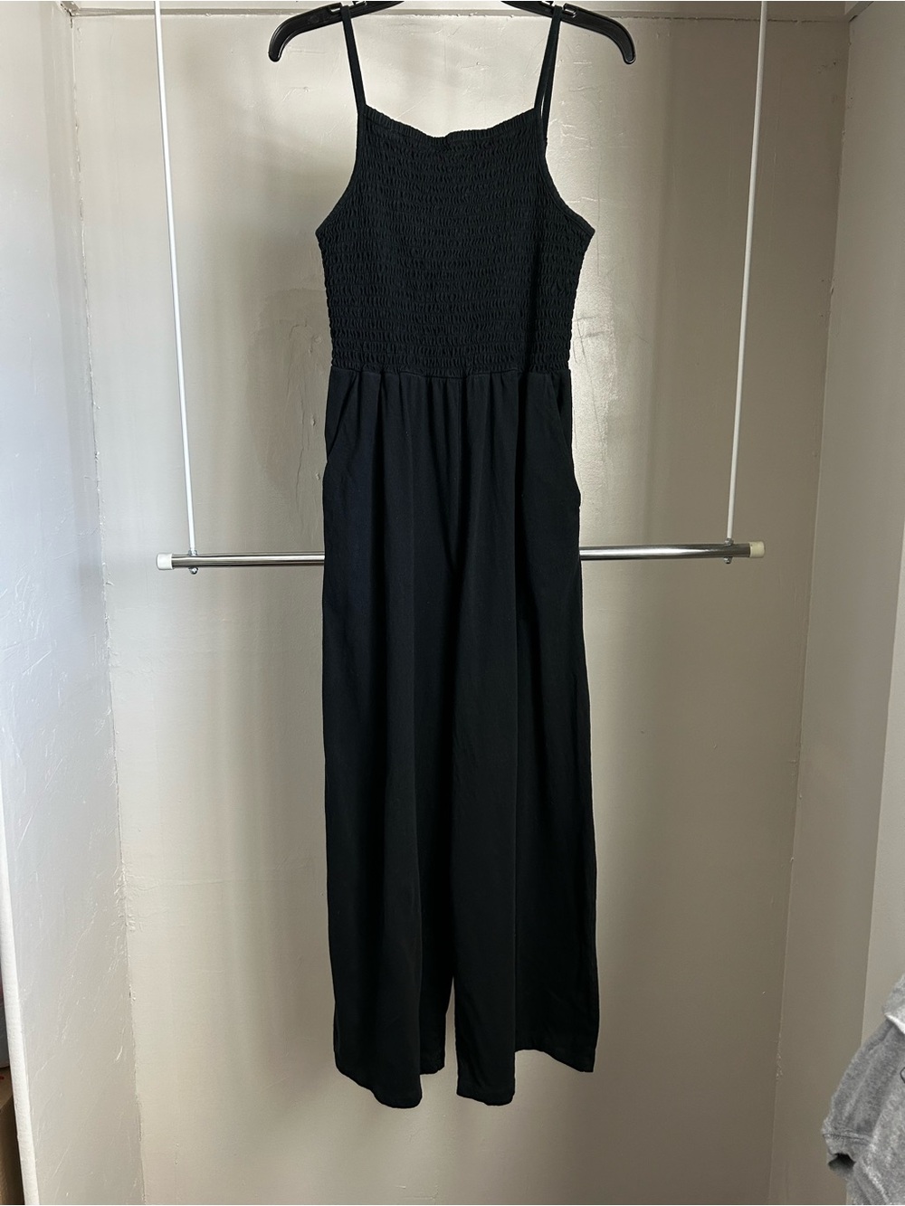 GAP Black Smocked Wide Leg Jumpsuit Medium Pockets Adjustable Straps